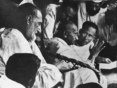 Gandhiji and Khan Abdul Gaffar Khan discussing about the communal frenzy in Bihar with others.jpg